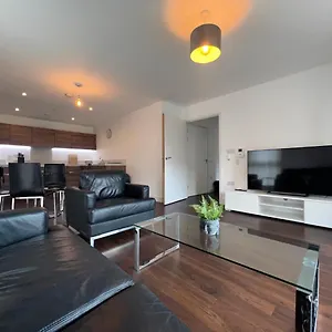 Modern 2br 2ba Wparking Sleeps 6 Comfortably , London United Kingdom