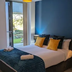 Premium Offers L Last-minute L Remigro Short Lets L 1 Bed Flat L Royal Docks L Airport & Excel L 2 Bed St Albans L Family Friendly L Near Bus Stop L Centre L Book Today With Remigro London